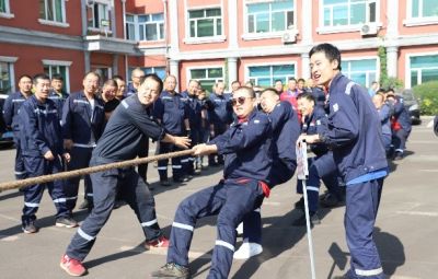 6731顶级游戏进行2023“薪火相传 再创鲜丽”职工拔河角逐